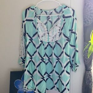 Crown & Ivy top/blouse